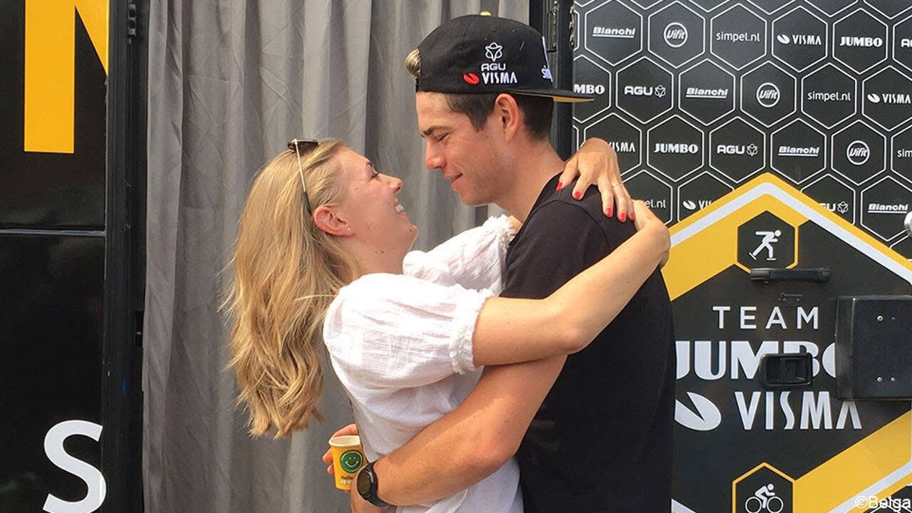 Namens mijn man wil ik graag dat jullie je liefde en steun tonen tijdens
