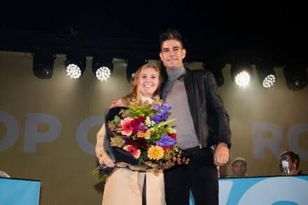 Wout van Aert deelt liefdevolle boodschap en speciaal cadeau aan echtgenote Sarah De Bie op haar verjaardag