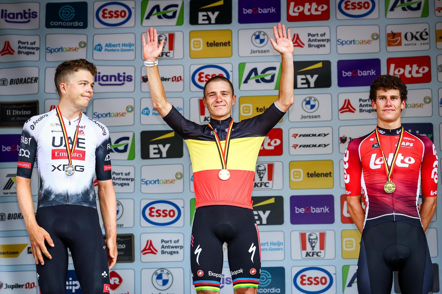 Remco Evenepoel stelt niet teleur tegen de klok, domineert Belgisch Kampioenschap Tijdrijden