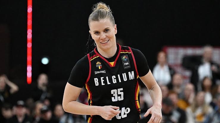 De Amerikaanse droom van Belgische ster Julie Vanloo valt in duigen: gedwongen uit team gezet