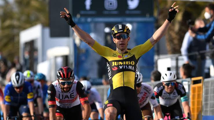 Een kampioen op zoek naar evenwicht: Wout Van Aert gespot tijdens snookerwedstrijd in aanloop naar de Tour de France