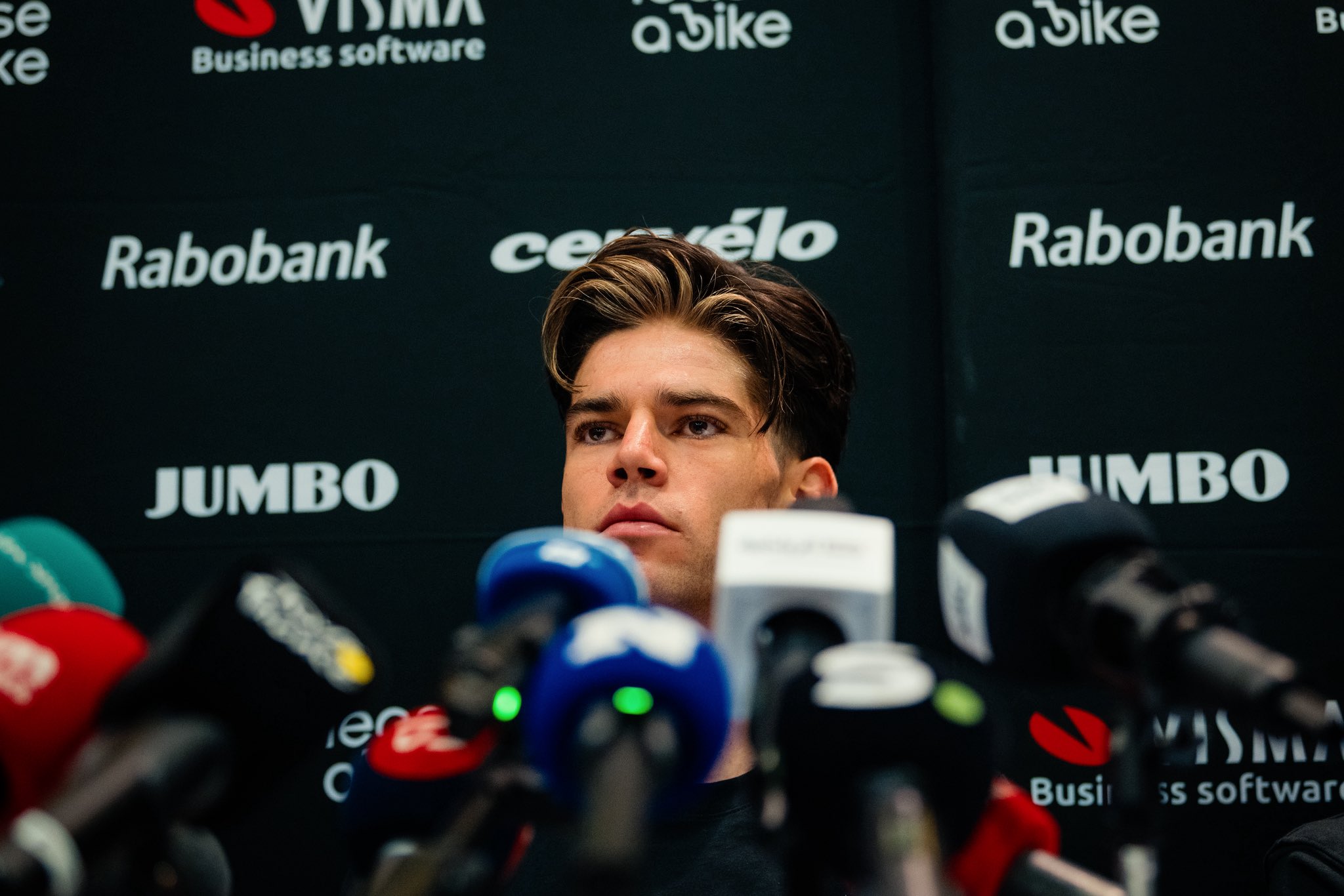 Wout Van Aert sluit een bloedmooie miljardendeal met Nike voor de Tour de France. Zijn vrouw Sarah is enthousiast