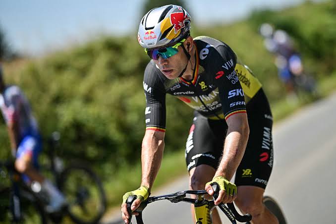 Wout van Aert verrast met sprintfinish: spannende tweede plaats achter Jonathan Milan