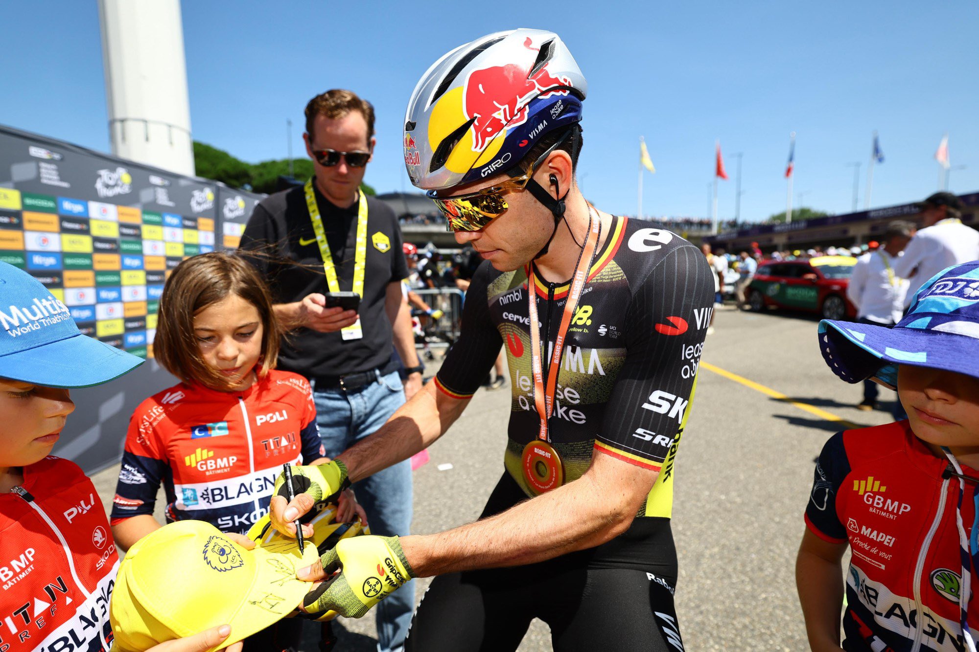 Wout Van Aert toont uitzonderlijke vaardigheden op het parcours