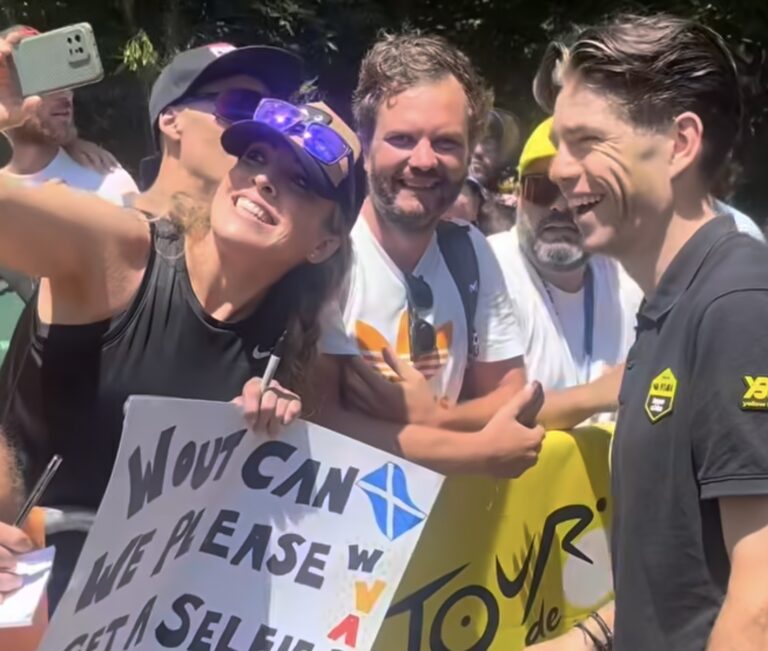 Wout van Aert charmeert fans met selfies en handtekeningen in hartverwarmende momenten