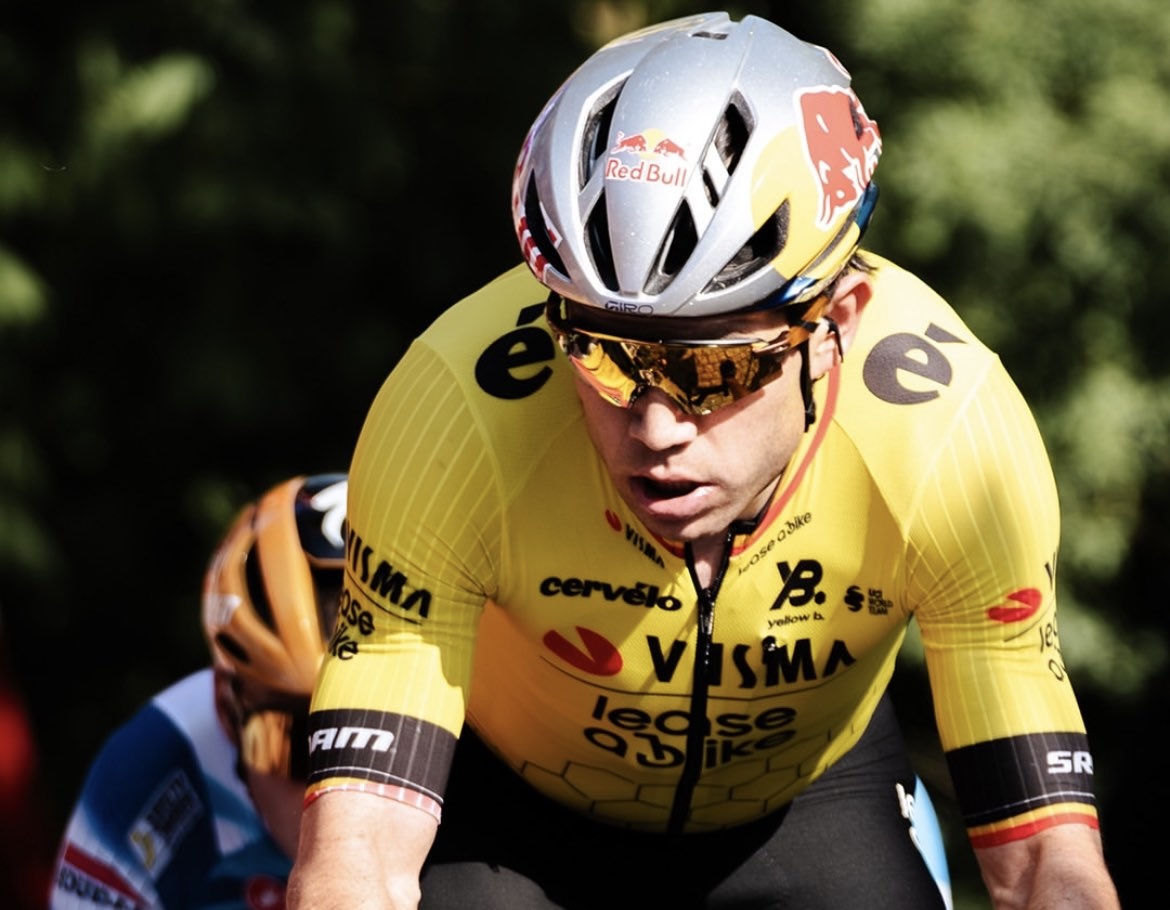 Wout van Aert betrapt tijdens neutralisatie: Een moment in het verkeerde wiel