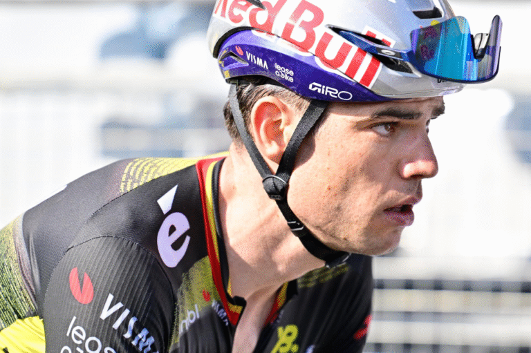 Wout van Aert rijdt in Herentals na-Tourcriterium voor fans uit eigen stad