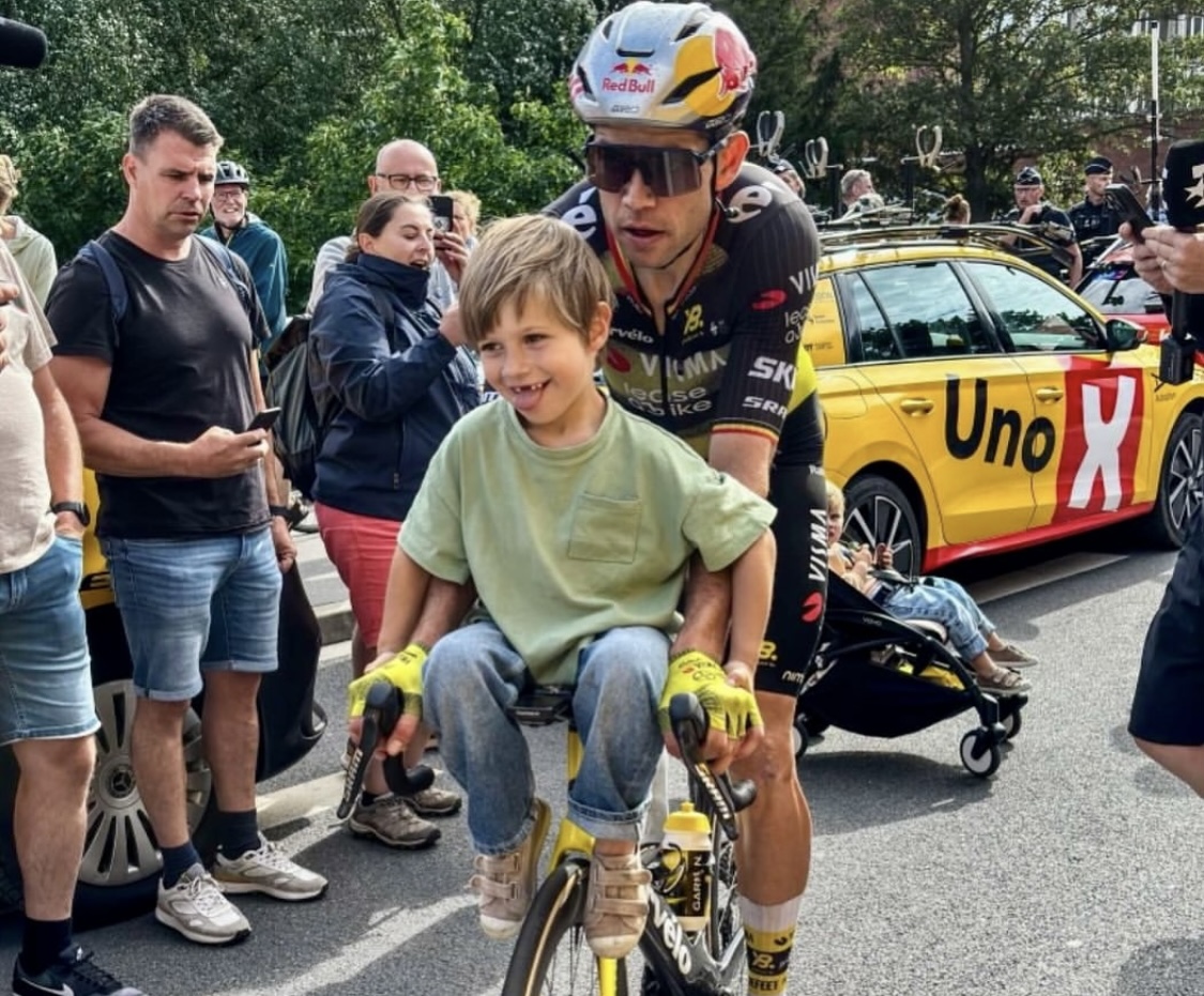 Wout van Aert haalt zijn grootste motivatie uit het zien van zijn zonen aan de finish