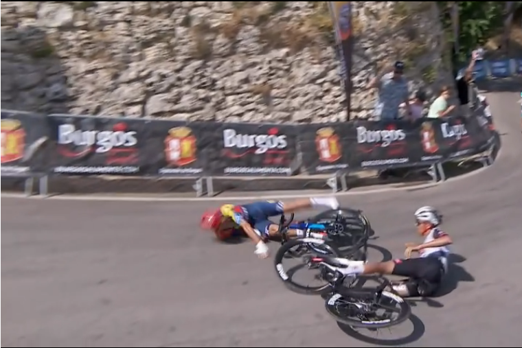 Isaac Del Toro y Ciccone se estrellan en el caótico inicio de la Vuelta a Burgos