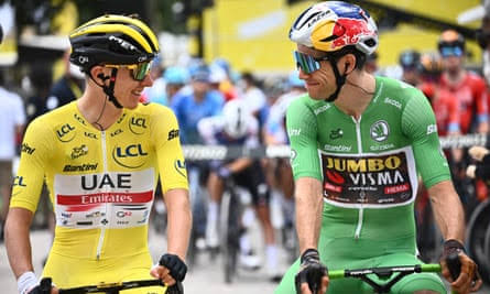 Wout van Aert schokt Parijs: eerste die Pogacar in bijna twee jaar aftroeft
