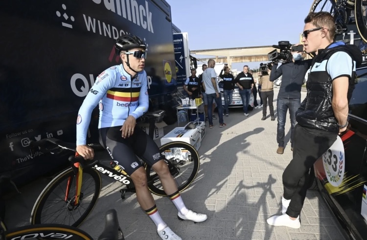 Serge Pauwels reageert op bevestiging Wout van Aert dat hij EK en WK overslaat