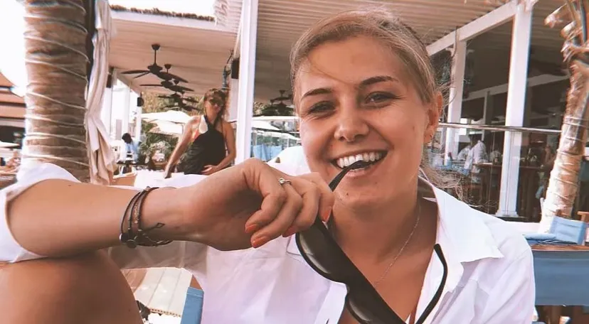 Sarah De Bie betuigt oprechte steun aan Remco Evenepoel na tegenslag in de Tour de France