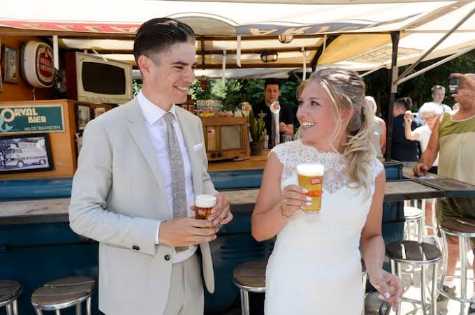 Wout van Aert laat zien dat ware liefde verder gaat dan wielrennen