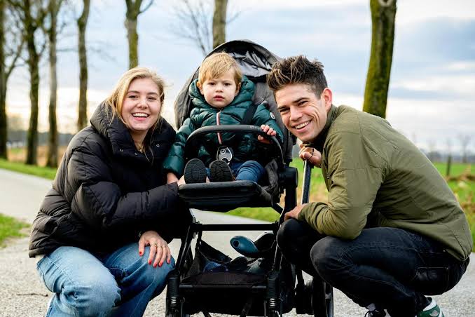 Sarah De Bie en Wout van Aert openhartig over gezinsleven: "Ons jonge ouderschap was een bewuste keuze"