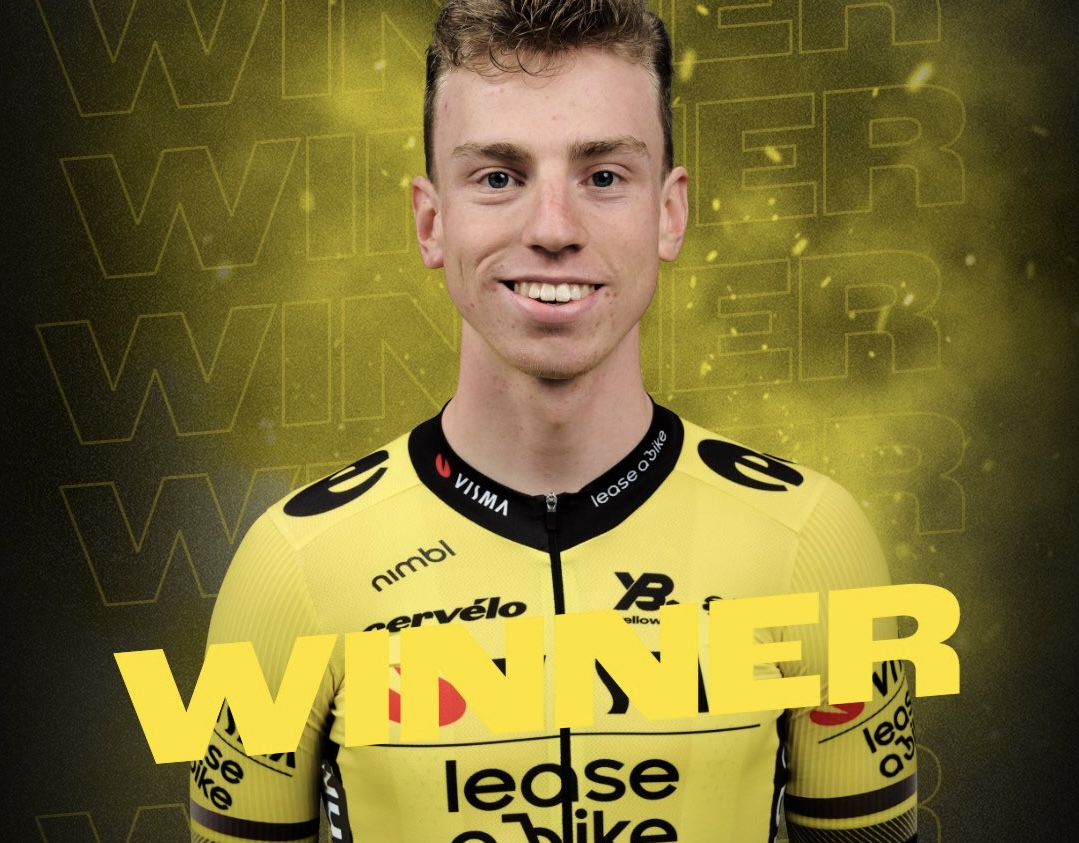 Wout van Aerts ploeggenoot Matthew Brennan klopt Jonathan Milan in dramatische sprint in de Ronde van Duitsland