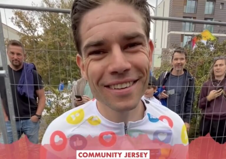 Wout van Aert gekroond tot "Mr. Social Media" terwijl fans zijn overwinning in de Community Jersey vieren