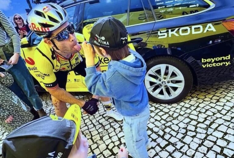 Wout van Aert over waarom hij het zo leuk vindt om na elke race met zijn zonen te spelen
