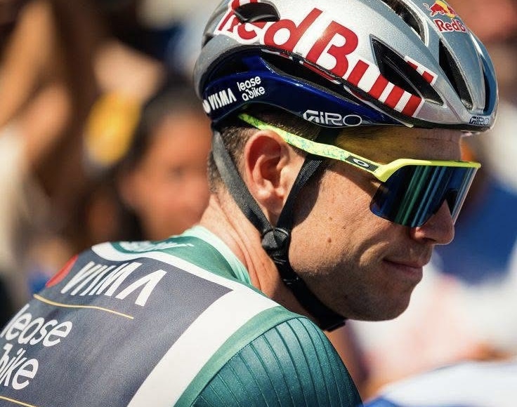 Wout Van Aert bevestigt toewijding aan fans met blik op laatste koersen van het seizoen