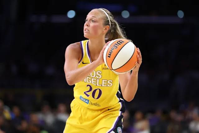 Perfecte Julie Allemand loodst Sparks langs Wings en houdt playoff-hoop levend