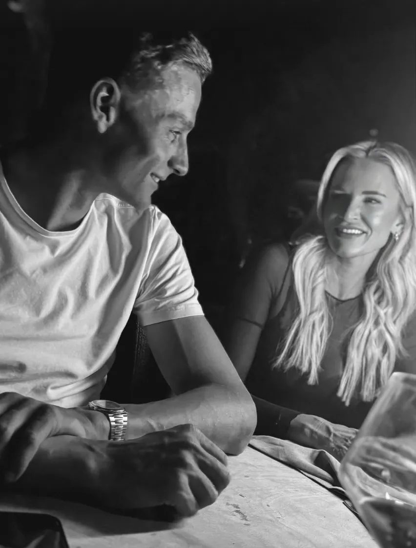 Zojuist binnen: de meervoudig wereldkampioen heeft aangekondigd dat hij en zijn langdurige partner, Roxanne Bertels, …